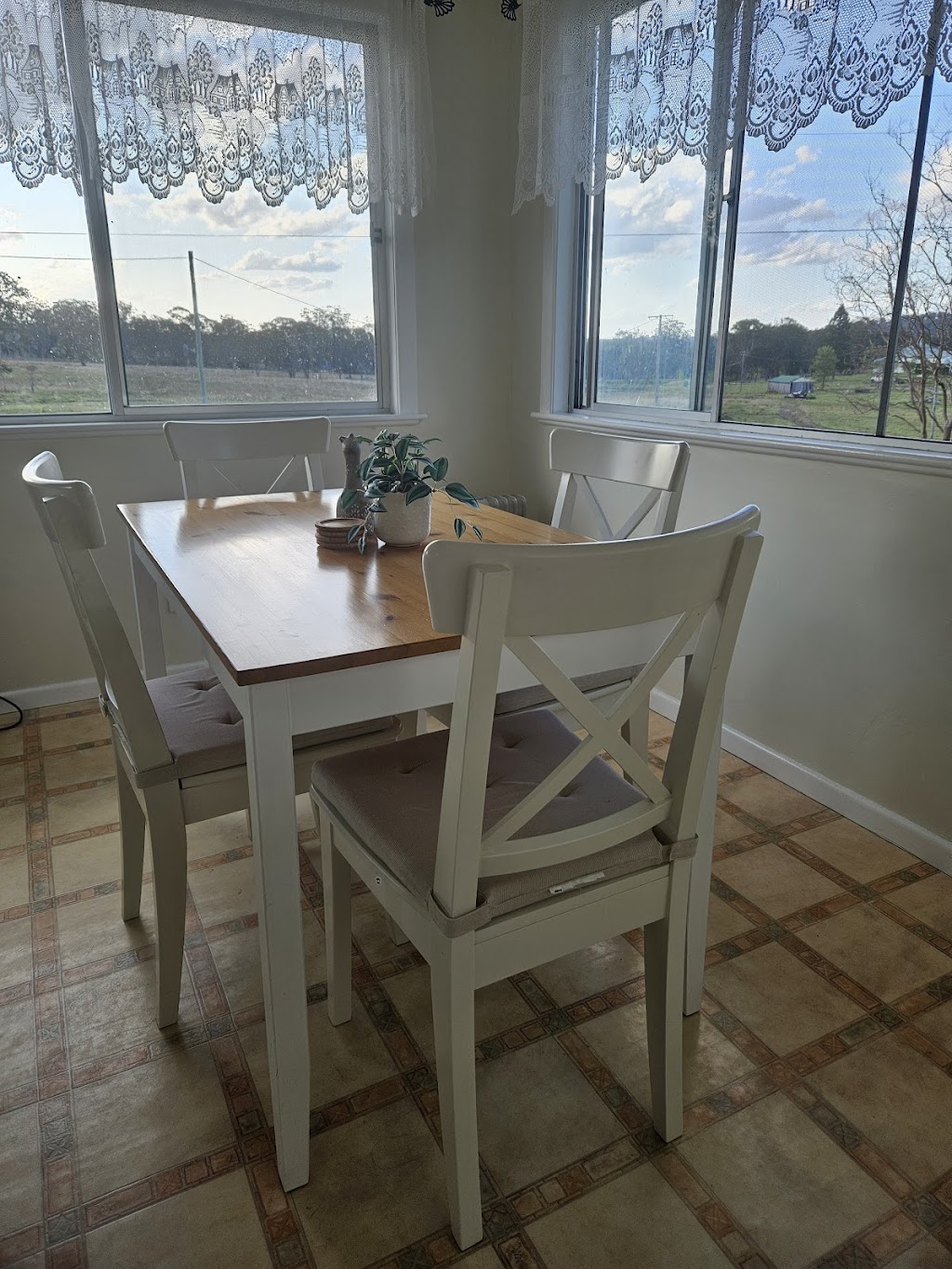 Galah Cottage Stanthorpe | 3269 Old Stanthorpe Rd, Dalveen QLD 4374, Australia | Phone: 0487 940 012