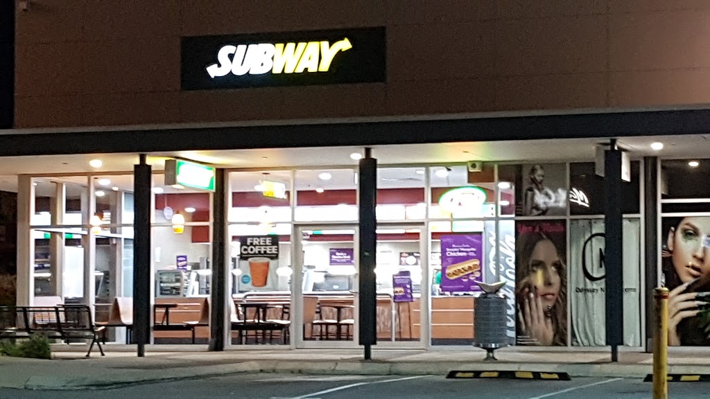 Subway | restaurant | 5/8 Durnin Ave, Beeliar WA 6164, Australia | 0864989853 OR +61 8 6498 9853