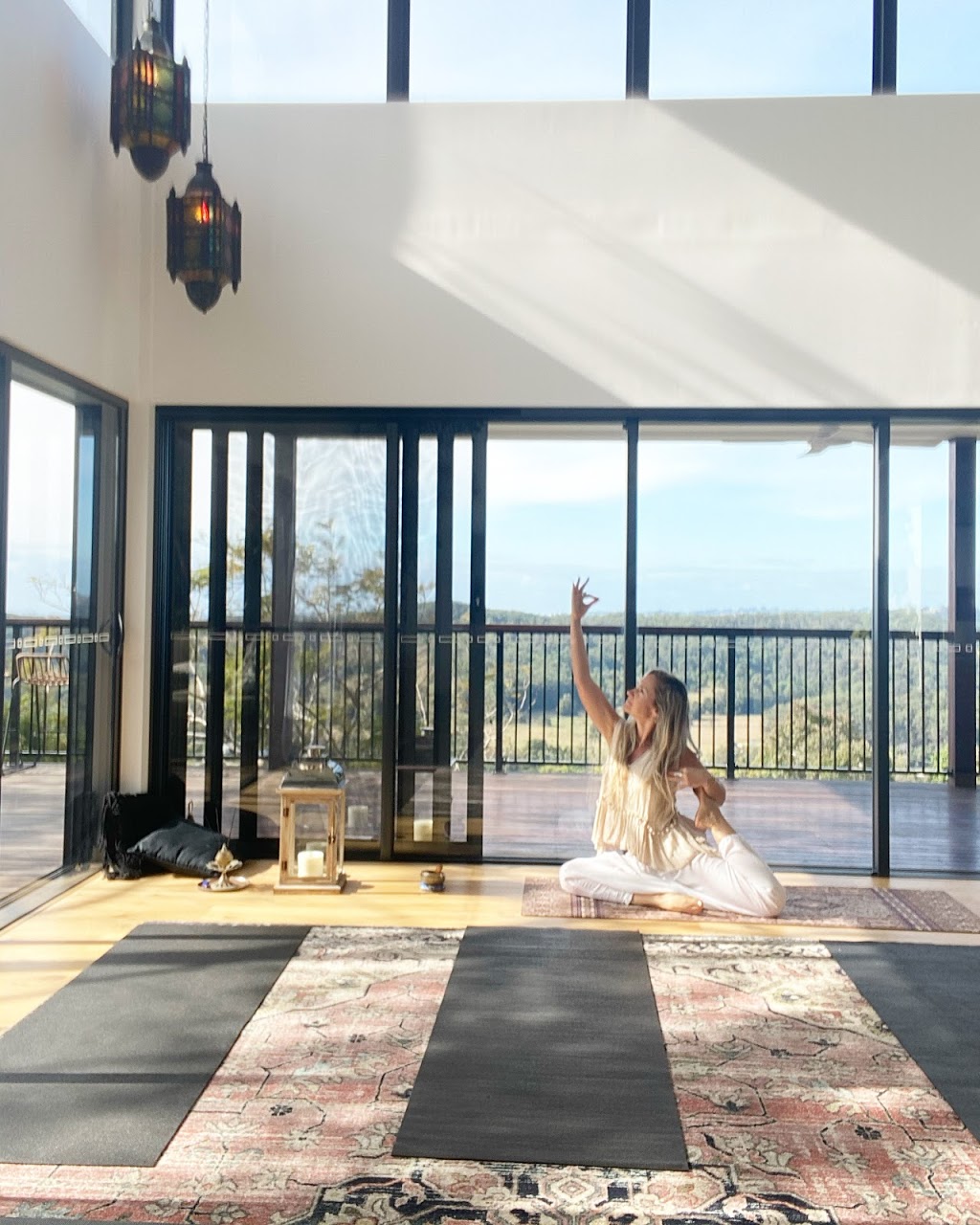 Embrace Yoga Australia | 262 Simpsons Rd, Currumbin Waters QLD 4223, Australia | Phone: 0416 005 034