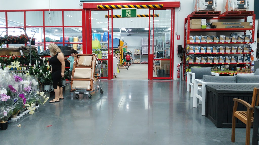 Bunnings Bonnyrigg | hardware store | 1-9 Bonnyrigg Ave, Bonnyrigg NSW 2177, Australia | 0297323800 OR +61 2 9732 3800