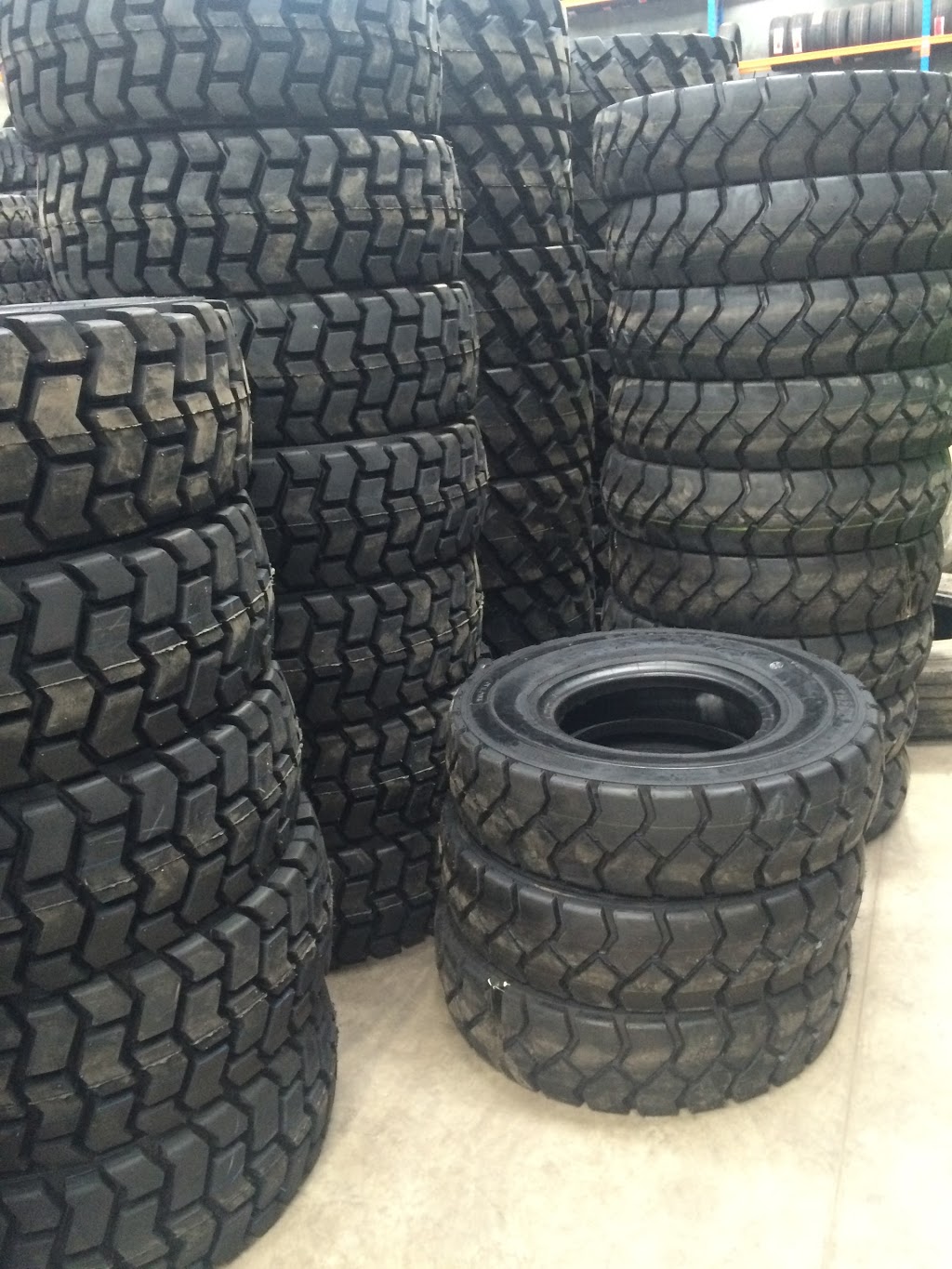 Oztread Tyres Geelong | car repair | 2/110 Barwon Terrace, South Geelong VIC 3220, Australia | 1300582989 OR +61 1300 582 989