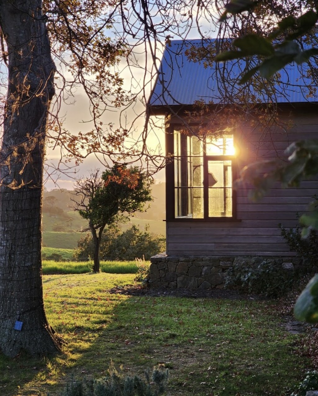 Blue Hills Luxury Farm Stay | 83 Meads Rd, Tilba Tilba NSW 2546, Australia | Phone: 0400 358 514