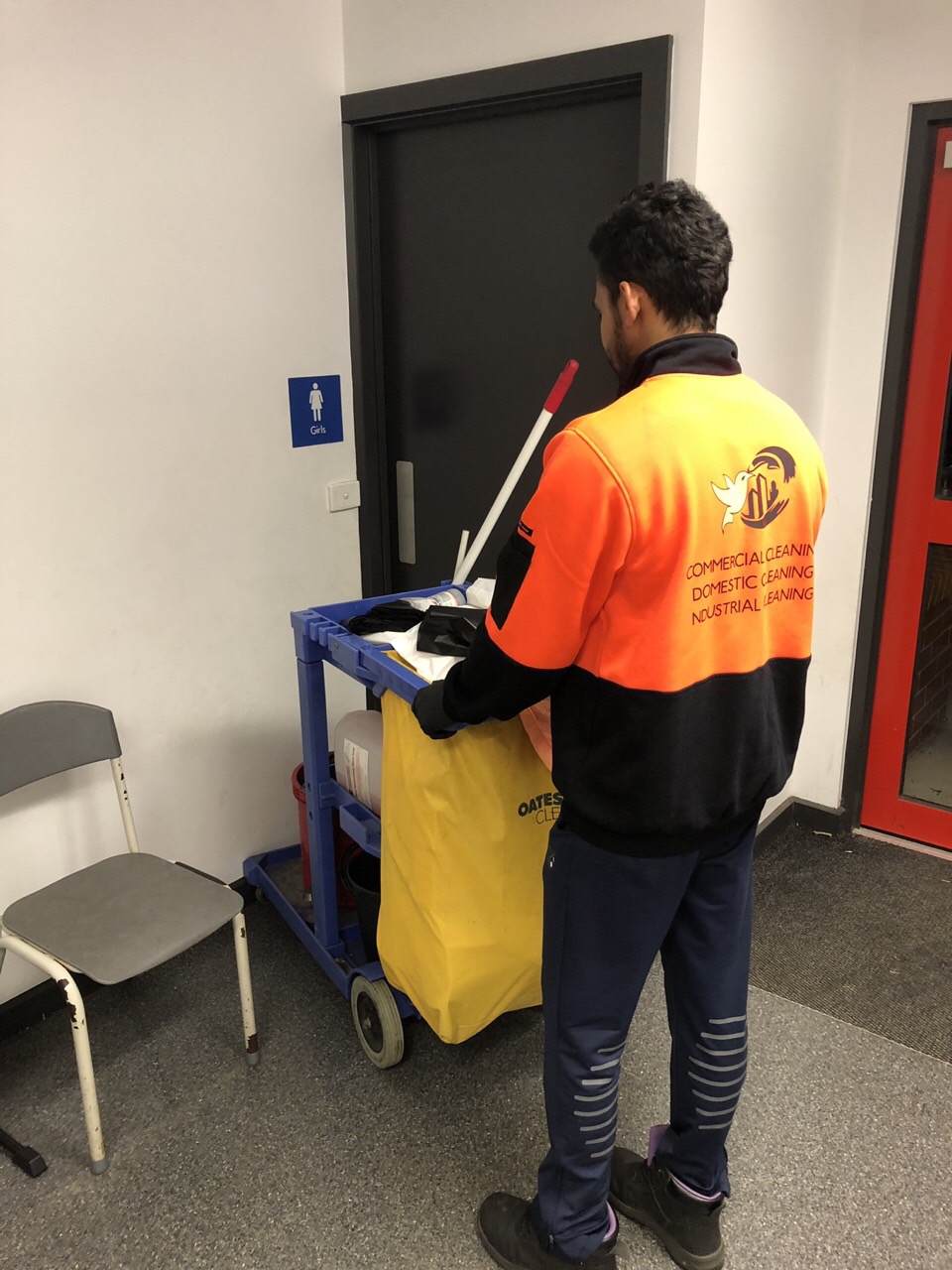 Yellow bird cleaning | 22 Pointer Dr, Pakenham VIC 3810, Australia | Phone: 0432 701 791