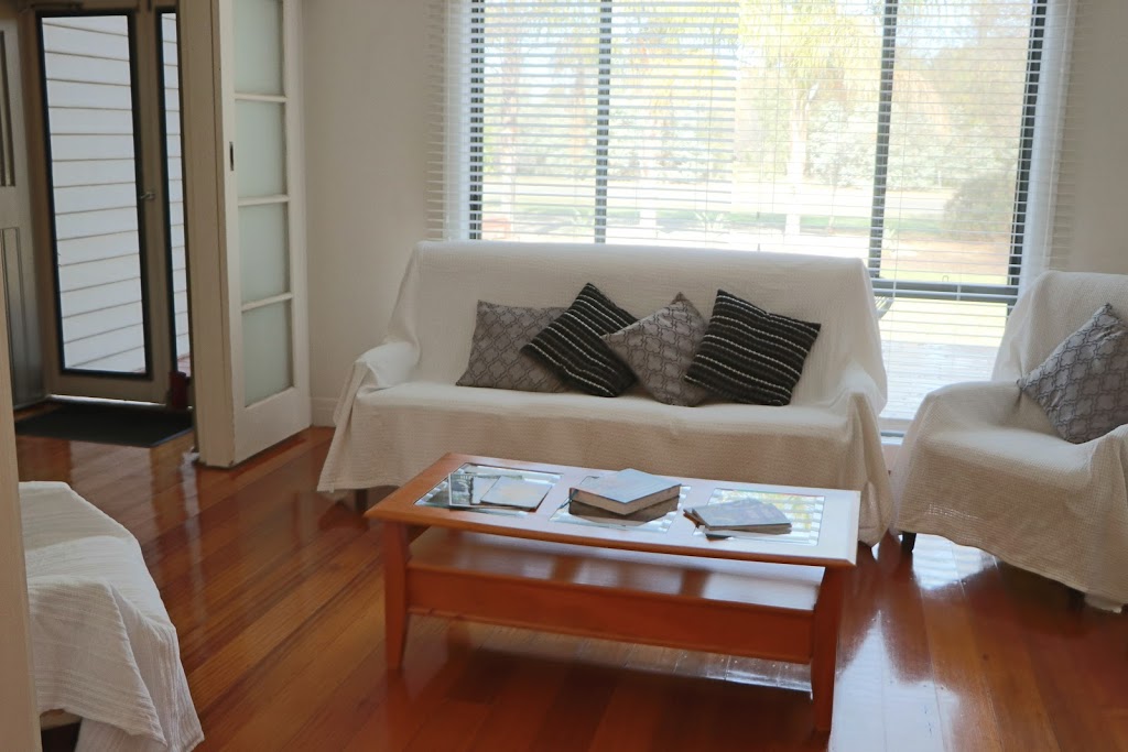 Bundalong Cottage | 2D Pyke St, Bundalong VIC 3730, Australia | Phone: 0417 870 446