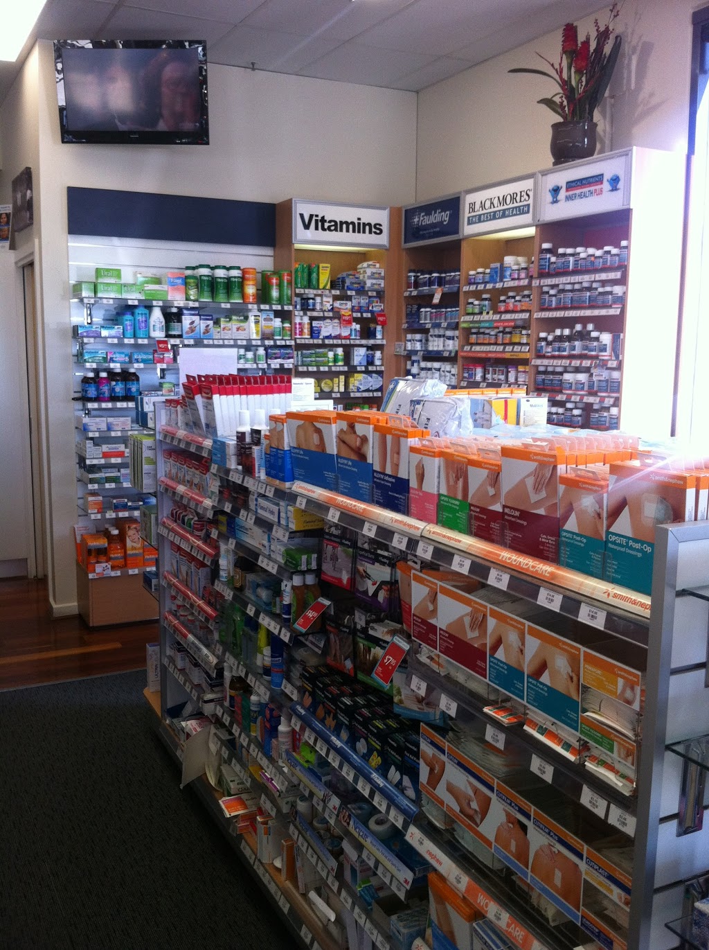 Moama Village Pharmacy | health | 2 Perricoota Rd, Moama NSW 2731, Australia | 0354809555 OR +61 3 5480 9555