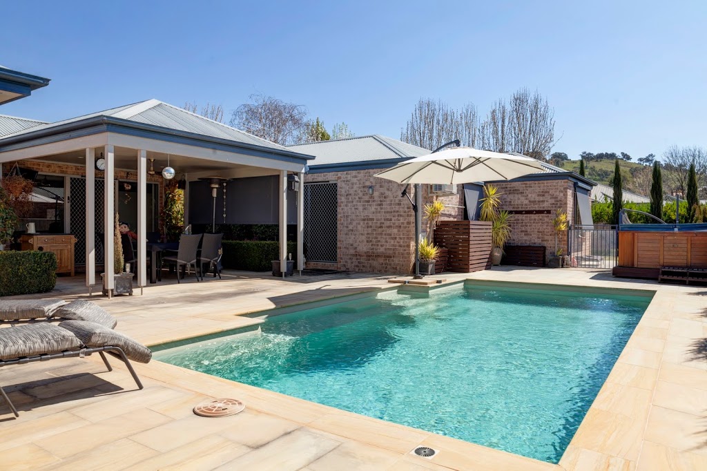 Pool Safety Fences | general contractor | 575 Nagle Rd, Lavington NSW 2641, Australia | 0260403100 OR +61 2 6040 3100