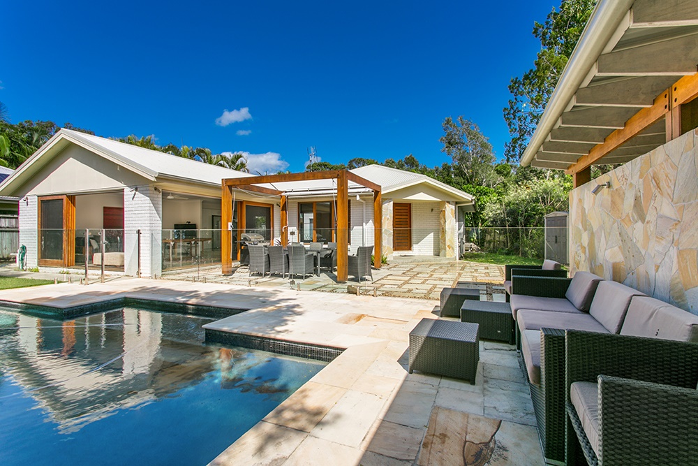 Byron Bay Real Estate Agency | 4/31 Lawson St, Byron Bay NSW 2481, Australia | Phone: (02) 6685 7300