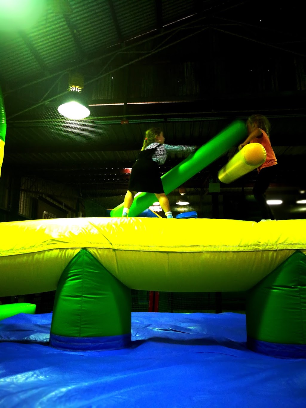 Inflatable World Oz | 31 McGill St, Shepparton VIC 3630, Australia | Phone: (03) 5821 0290