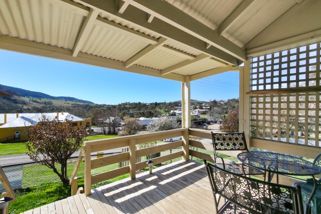 Omeo Miners Cottage | 9 Camp St, Omeo VIC 3898, Australia | Phone: 0418 883 162