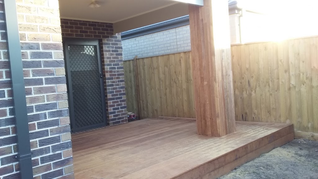 HR Fencing and Decking | 2 Scenery Dr, Clyde North VIC 3978, Australia | Phone: 0410 429 982