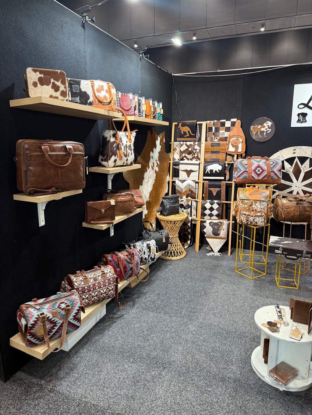 Leather Lovers | 5 Jiren St, Thornhill Park VIC 3335, Australia | Phone: 0407 805 707