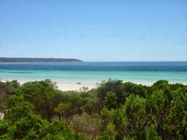 Island Beach Escape | 16 Cassini Rd, Island Beach SA 5222, Australia | Phone: 0438 827 902