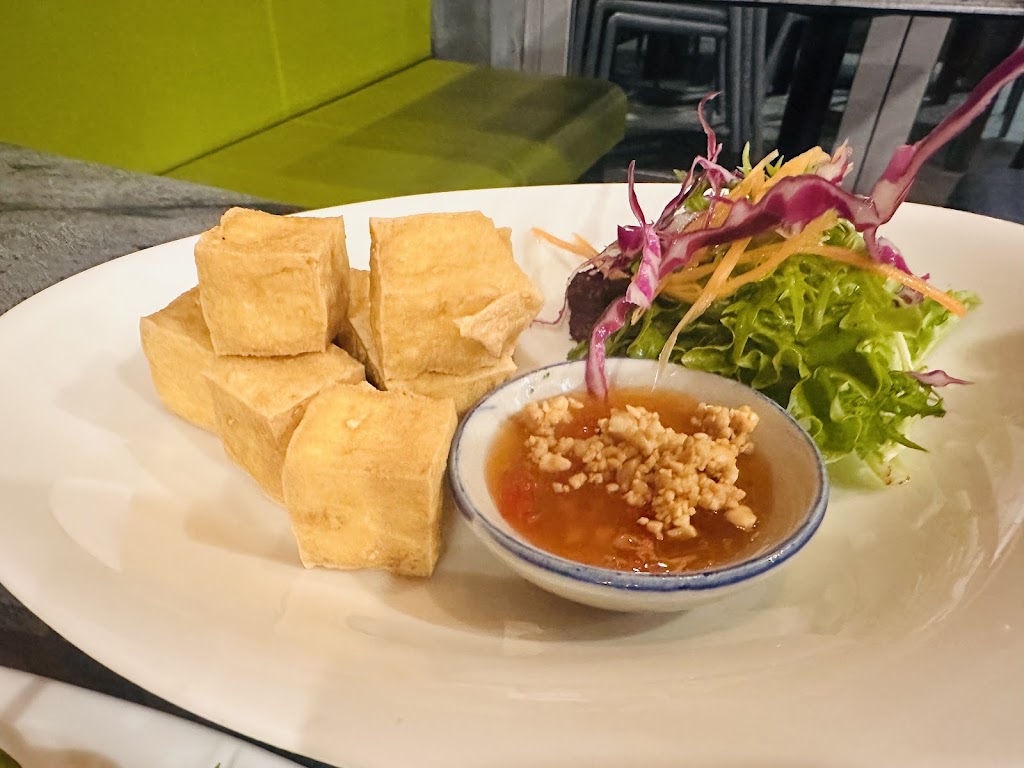 MEU Dining Room | Shop 3b/3 The Piazza, Wentworth Point NSW 2127, Australia | Phone: 0422 964 955