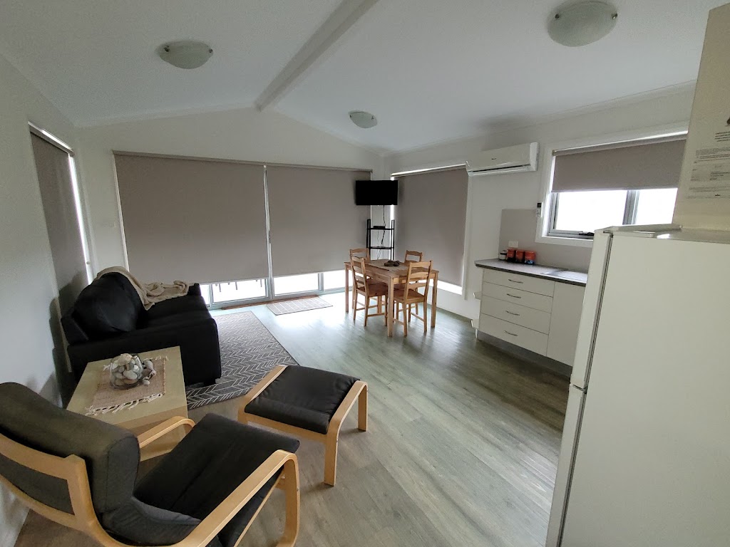 Bronzewing Villas | 105 The Esplanade, Naracoopa TAS 7256, Australia | Phone: 0482 694 004