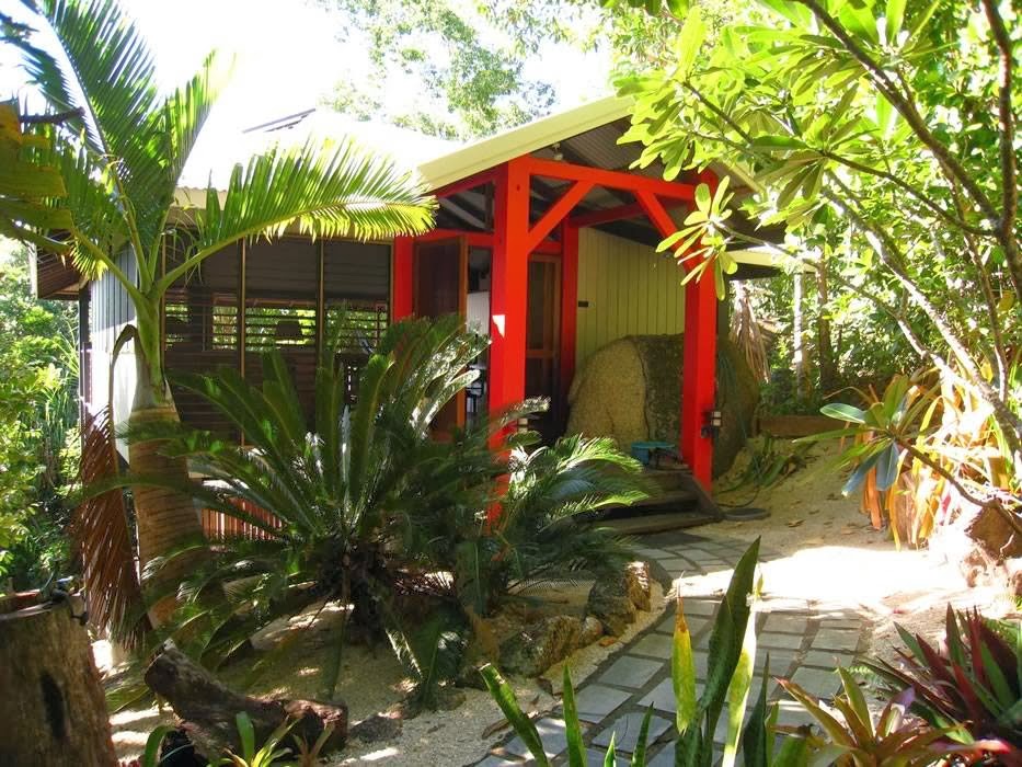 Bedarra Beach House | Bedarra Island QLD 4852, Australia | Phone: 0419 953 354