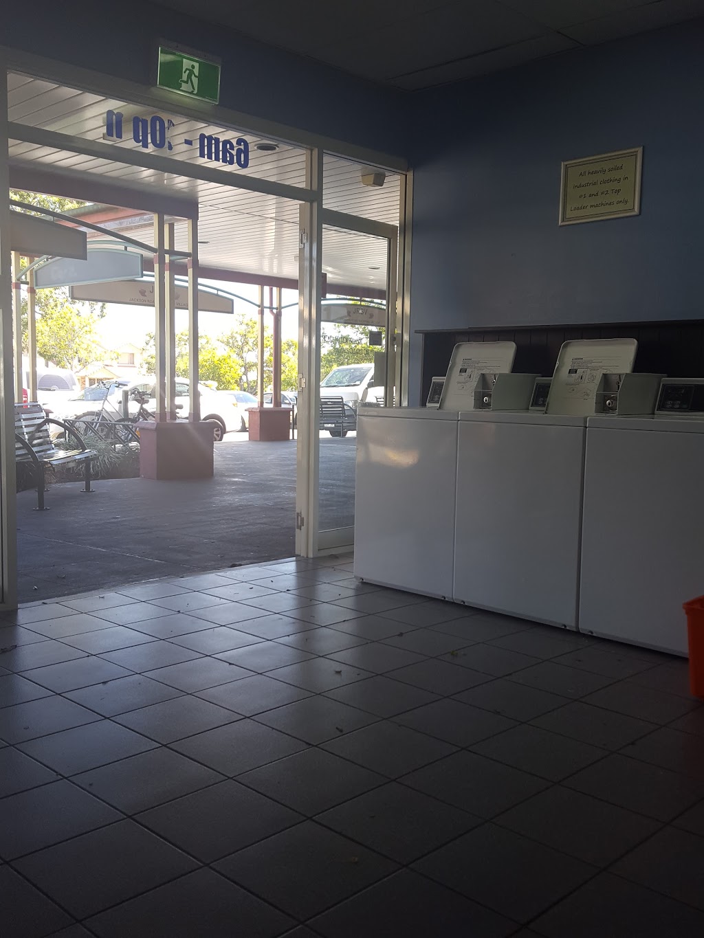 Sunnybank Hills Laundry World | laundry | Jackson Village Shopping Center, 13/397 Hellawell Rd, Sunnybank Hills QLD 4109, Australia