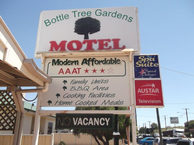 Bottle Tree Gardens Motel | lodging | 22 Bowen St, Roma QLD 4455, Australia | 0746226111 OR +61 7 4622 6111