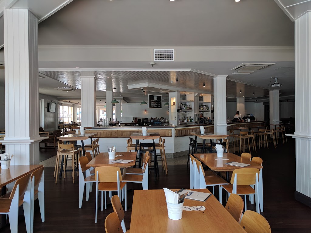 The Boat - Bar & Restaurant | restaurant | Mindarie Marina, Ocean Falls Blvd, Mindarie WA 6030, Australia | 0893050700 OR +61 8 9305 0700