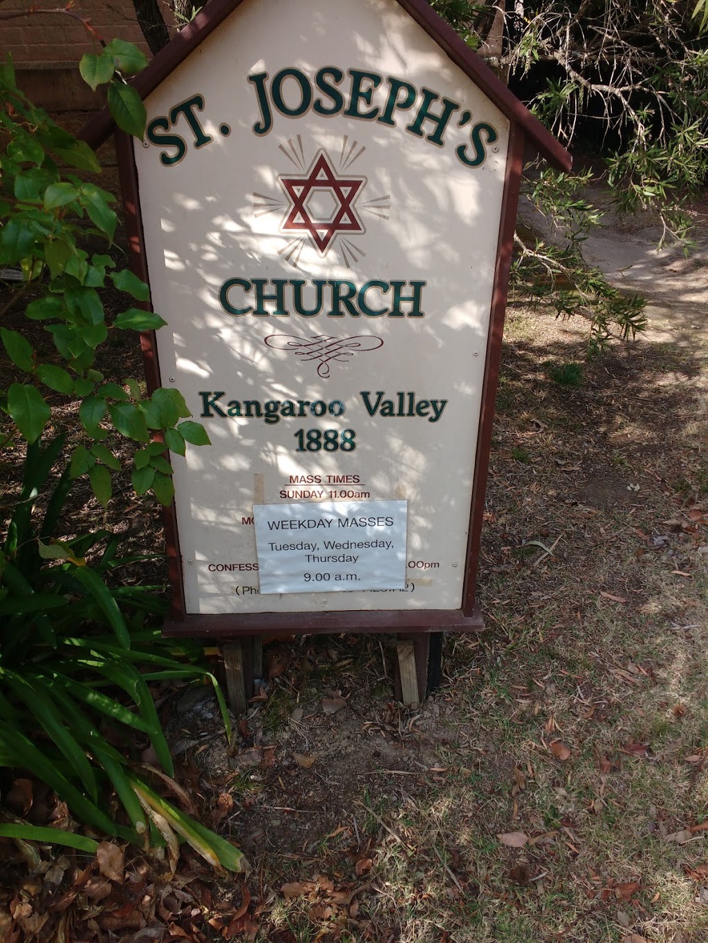 Saint Josephs Catholic Church | church | Moss Vale Rd, Kangaroo Valley NSW 2577, Australia | 0244231712 OR +61 2 4423 1712