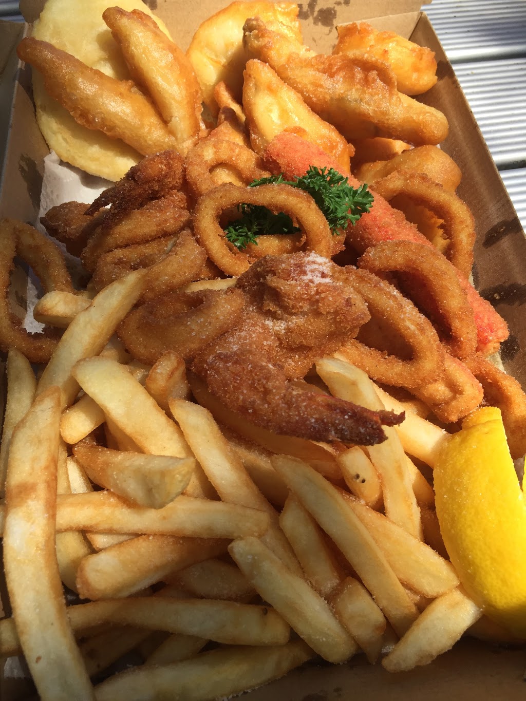 Scales Seafoods | meal takeaway | 47 Kennedy Dr, Tweed Heads NSW 2485, Australia | 0755366937 OR +61 7 5536 6937