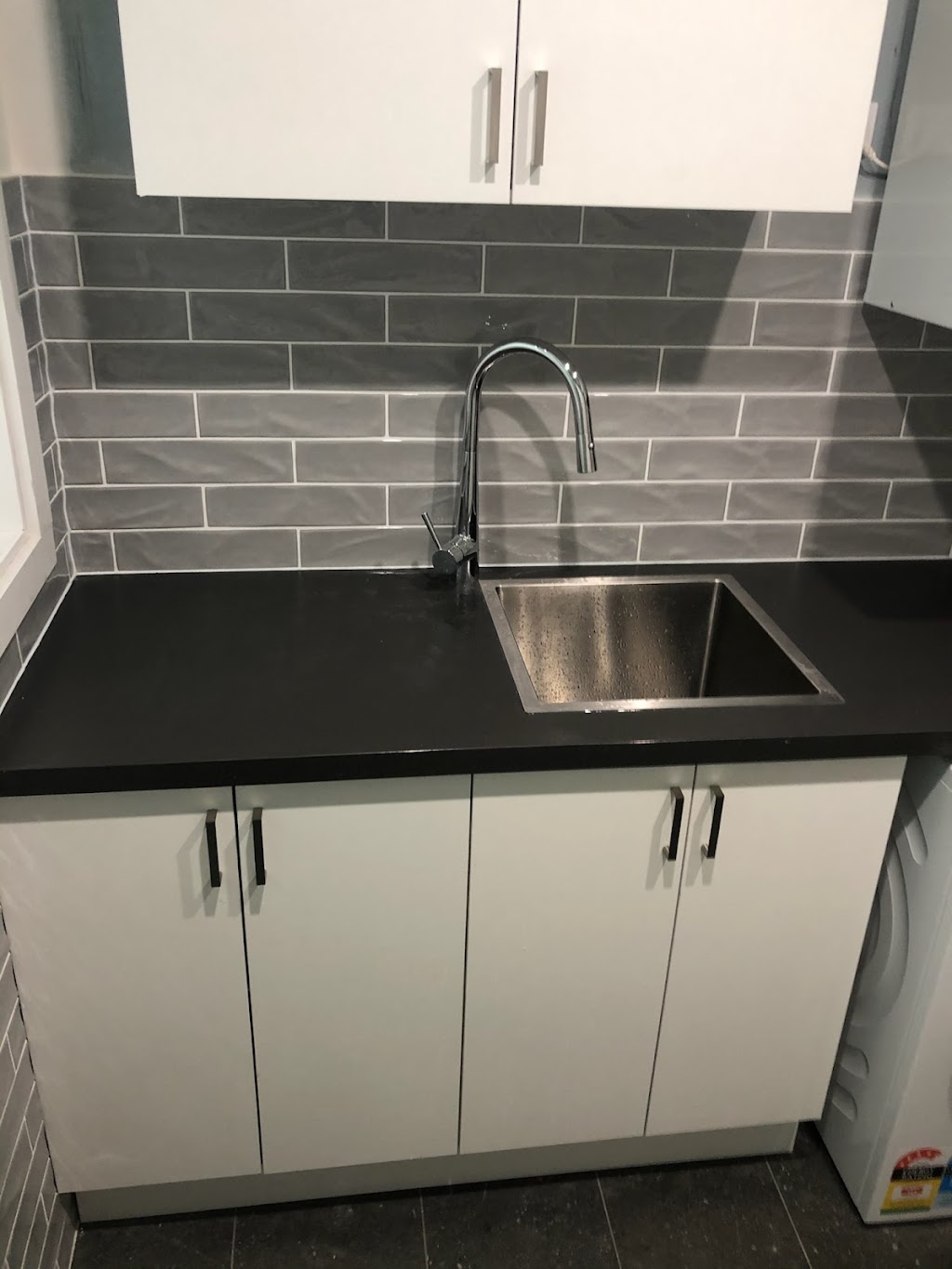 Dans Bathrooms & Tiling | 10 Capstone Terrace, Glenmore Park NSW 2745, Australia | Phone: 0480 231 559