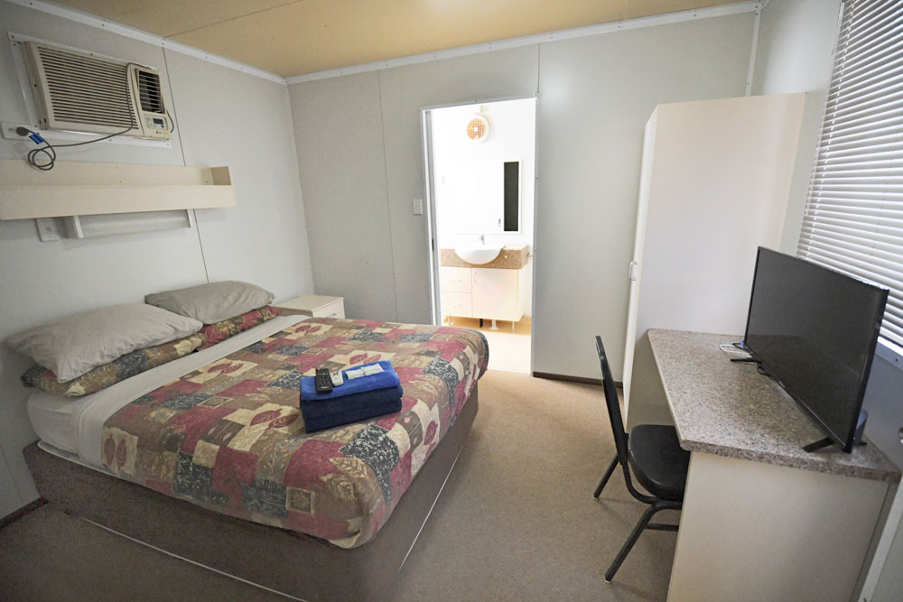 Leonora Village & Caravan Park | 1B Rochester St, Leonora WA 6438, Australia | Phone: 0488 068 483