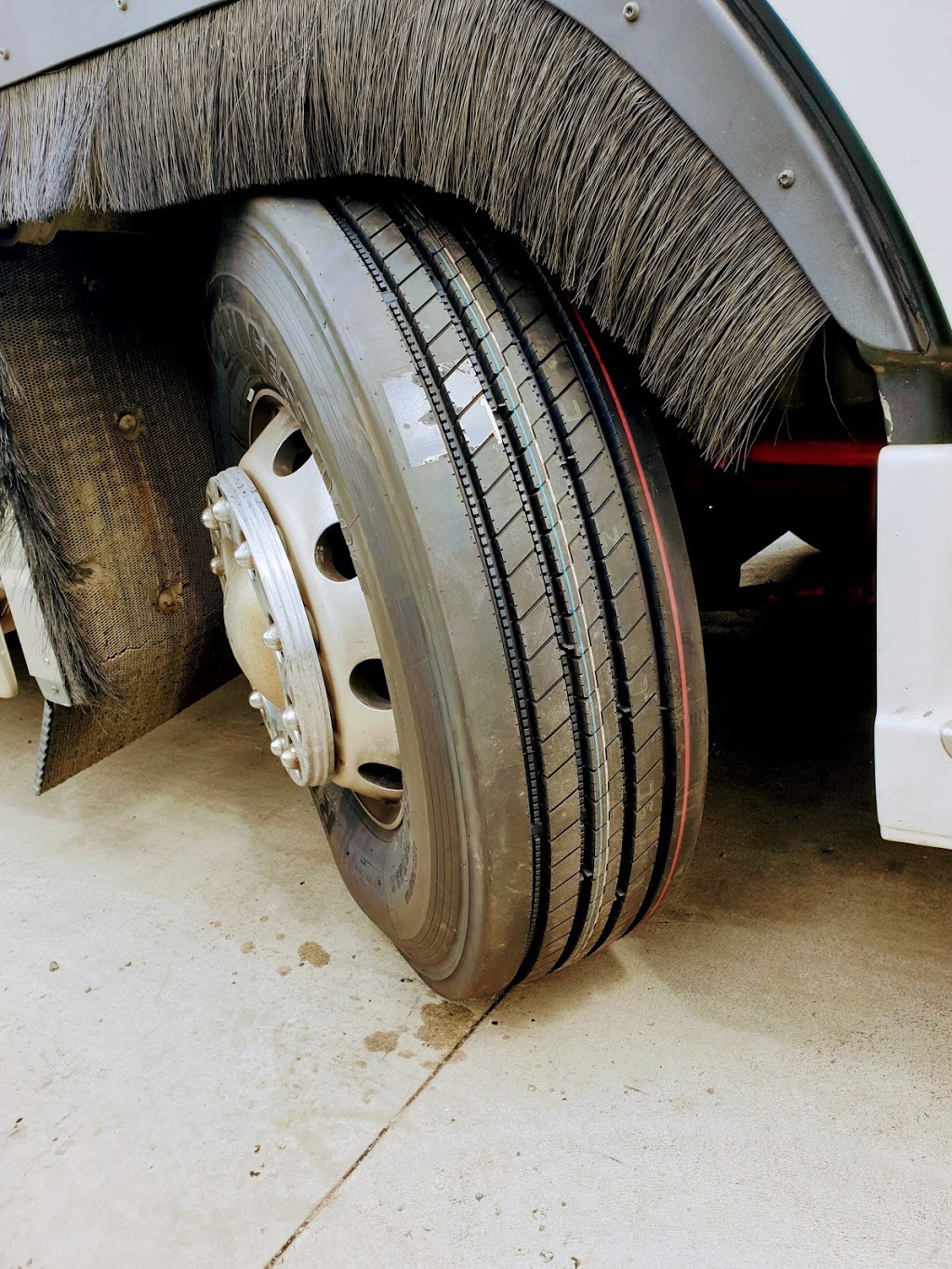 MSB Mobile Truck Tyres | car repair | 440 Francis St, Brooklyn VIC 3012, Australia | 0430202435 OR +61 430 202 435