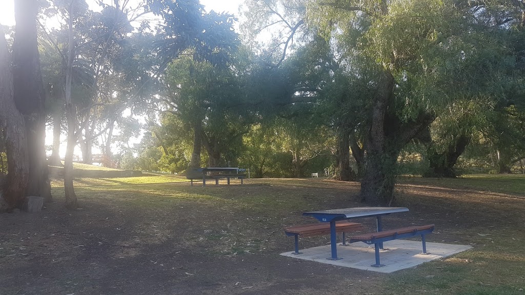 Tea Gardens Reserve | park | Avondale Heights VIC 3034, Australia