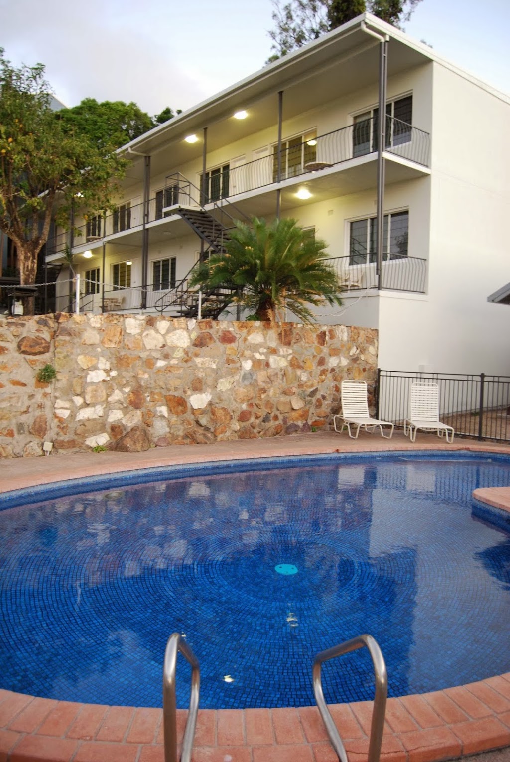 Airlie Beach Apartments | 94 Waterson Way, Airlie Beach QLD 4802, Australia | Phone: (07) 4946 7744