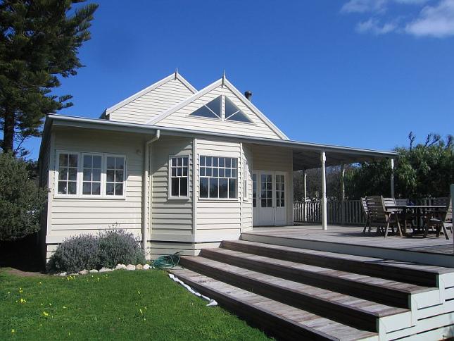 The Hamptons in Sorrento | lodging | 56 Abbotsford St, Sorrento VIC 3943, Australia | 0359844744 OR +61 3 5984 4744