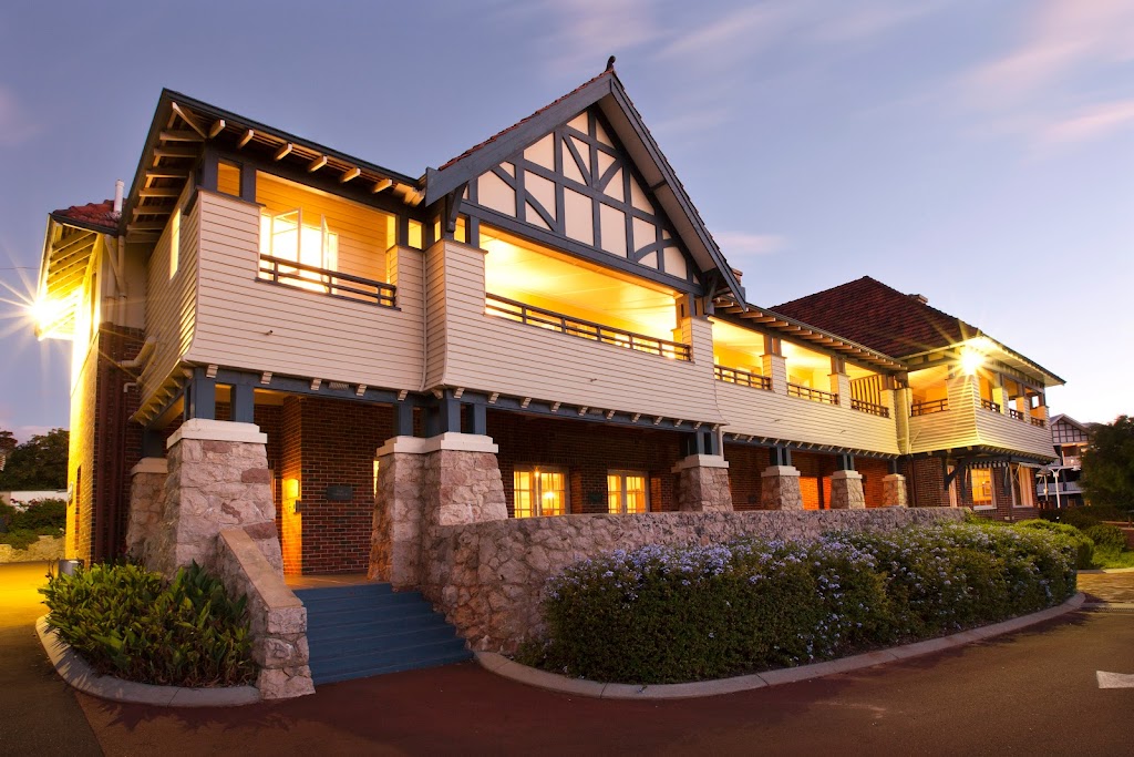 Caves House Bar & Restaurant | restaurant | 18 Yallingup Beach Rd, Yallingup WA 6282, Australia | 0897501888 OR +61 8 9750 1888
