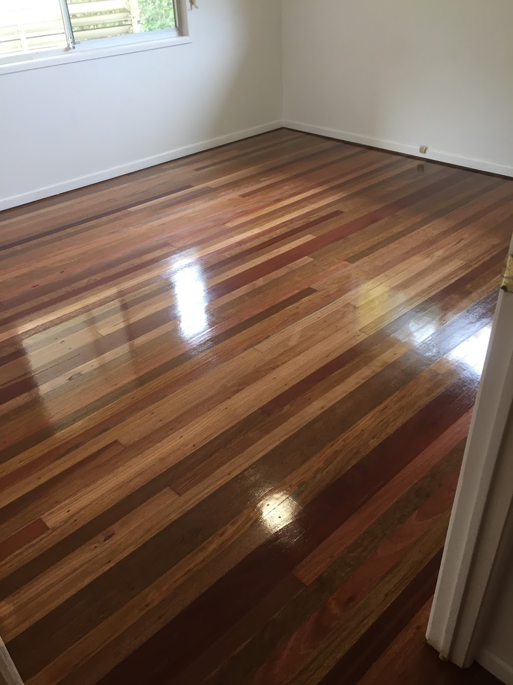 Woodys Floors | 16 Eastwell Ct, Mount Warren Park QLD 4207, Australia | Phone: 0407 750 490