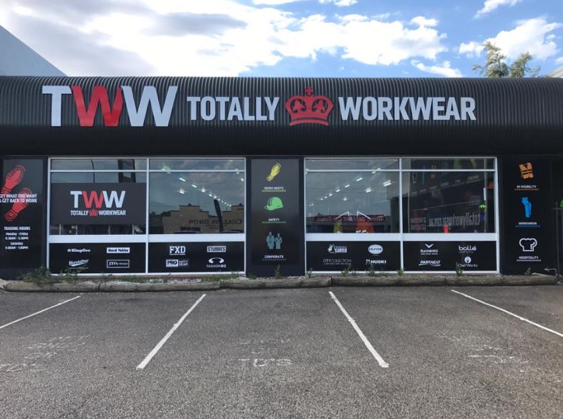 Totally Workwear Tamworth | clothing store | 224 Bridge St, West Tamworth NSW 2340, Australia | 0267670829 OR +61 2 6767 0829
