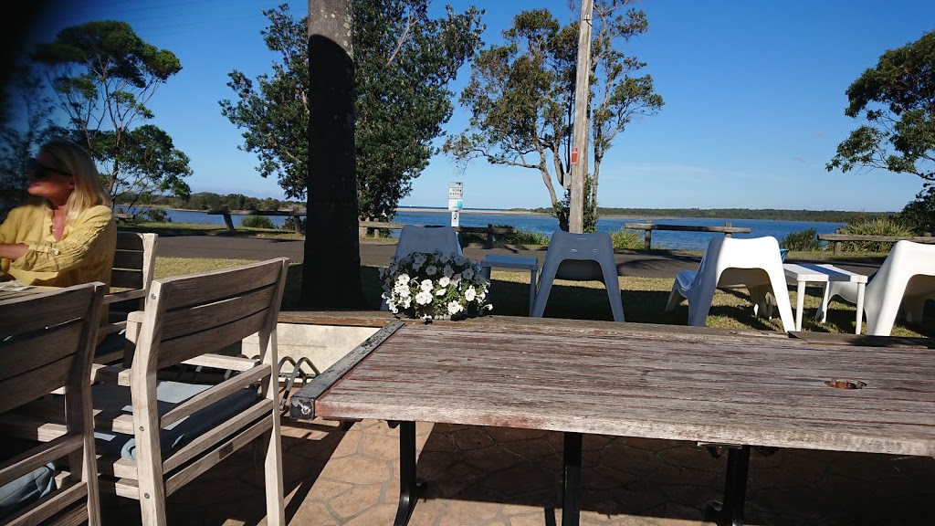Shoalhaven Head Hotel | lodging | 51 River Rd, Shoalhaven Heads NSW 2535, Australia | 0244487125 OR +61 2 4448 7125