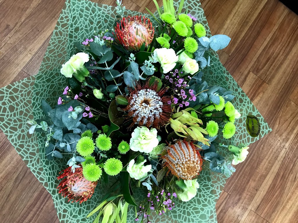 Forest Flowers | Shop 4a/85 Joseph Banks Ave, Forest Lake QLD 4078, Australia | Phone: (07) 3372 9933