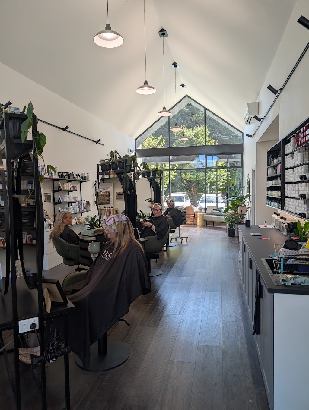 The Hair Boutique Trentham | 2/31 Victoria St, Trentham VIC 3458, Australia | Phone: 0401 635 769