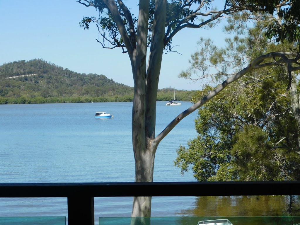 Water Front Water Access Holiday Home | lodging | 25 Emerson St, Russell Island QLD 4184, Australia | 0734091100 OR +61 7 3409 1100