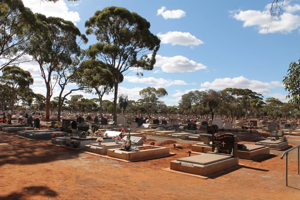 Kalgoorlie Cemetery | cemetery | 39 Memorial Dr, West Lamington WA 6430, Australia | 0890911693 OR +61 8 9091 1693