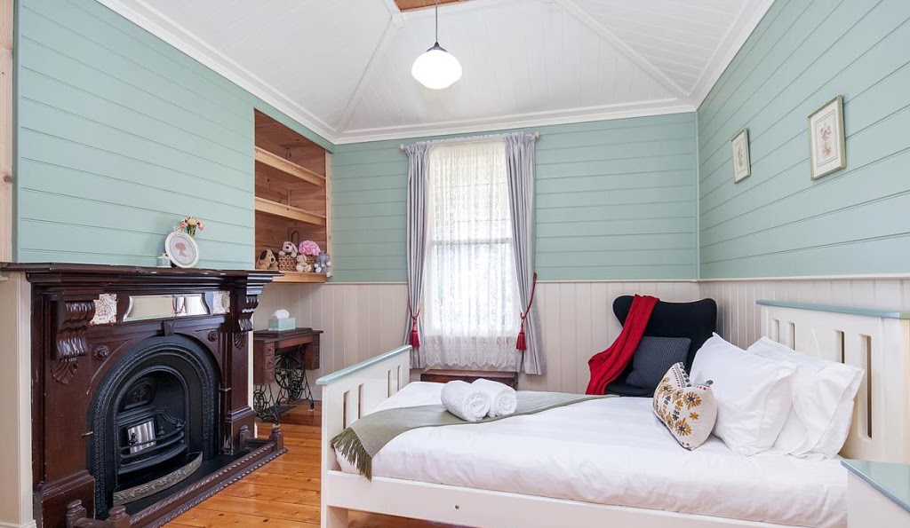 Haswell Cottage | lodging | 1 Ligar St, Clunes VIC 3077, Australia | 0425849383 OR +61 425 849 383