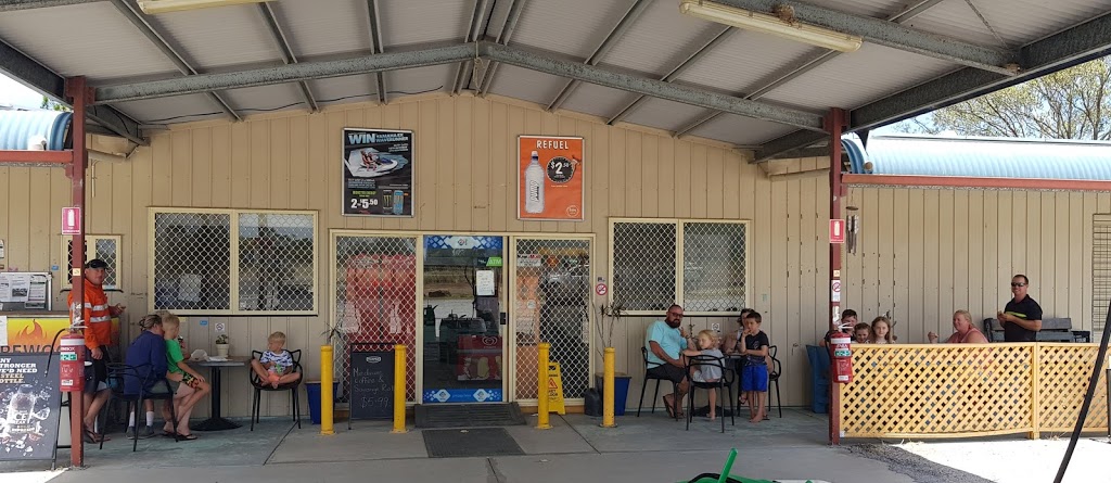 Fingerboard Roadhouse | gas station | 10 Round Hill Rd, Taunton QLD 4674, Australia | 0741569155 OR +61 7 4156 9155