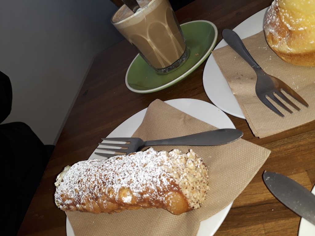 Cannoli Bar | 23 Riviera Rd, Avondale Heights VIC 3034, Australia | Phone: (03) 9337 7049