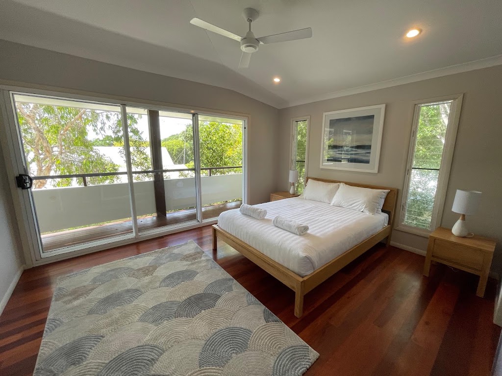 Banksia Beach House | 18 George Nothling Dr, Point Lookout QLD 4183, Australia | Phone: (07) 3415 3949