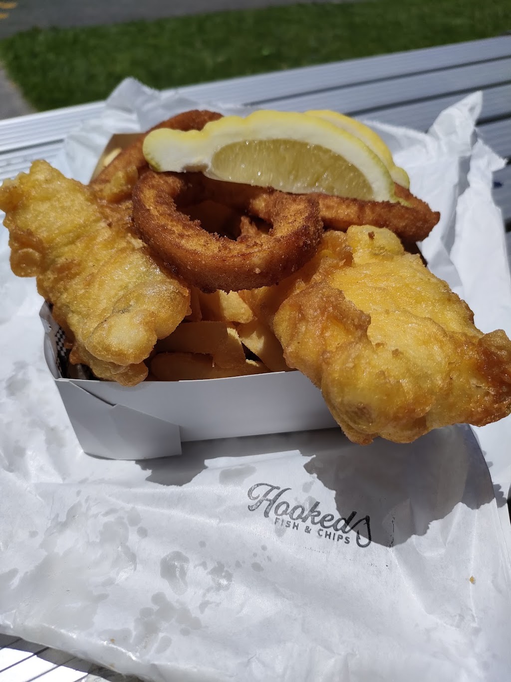Hooked Fish and Chips | restaurant | 5 Addison St, Shellharbour NSW 2529, Australia | 0242386430 OR +61 2 4238 6430