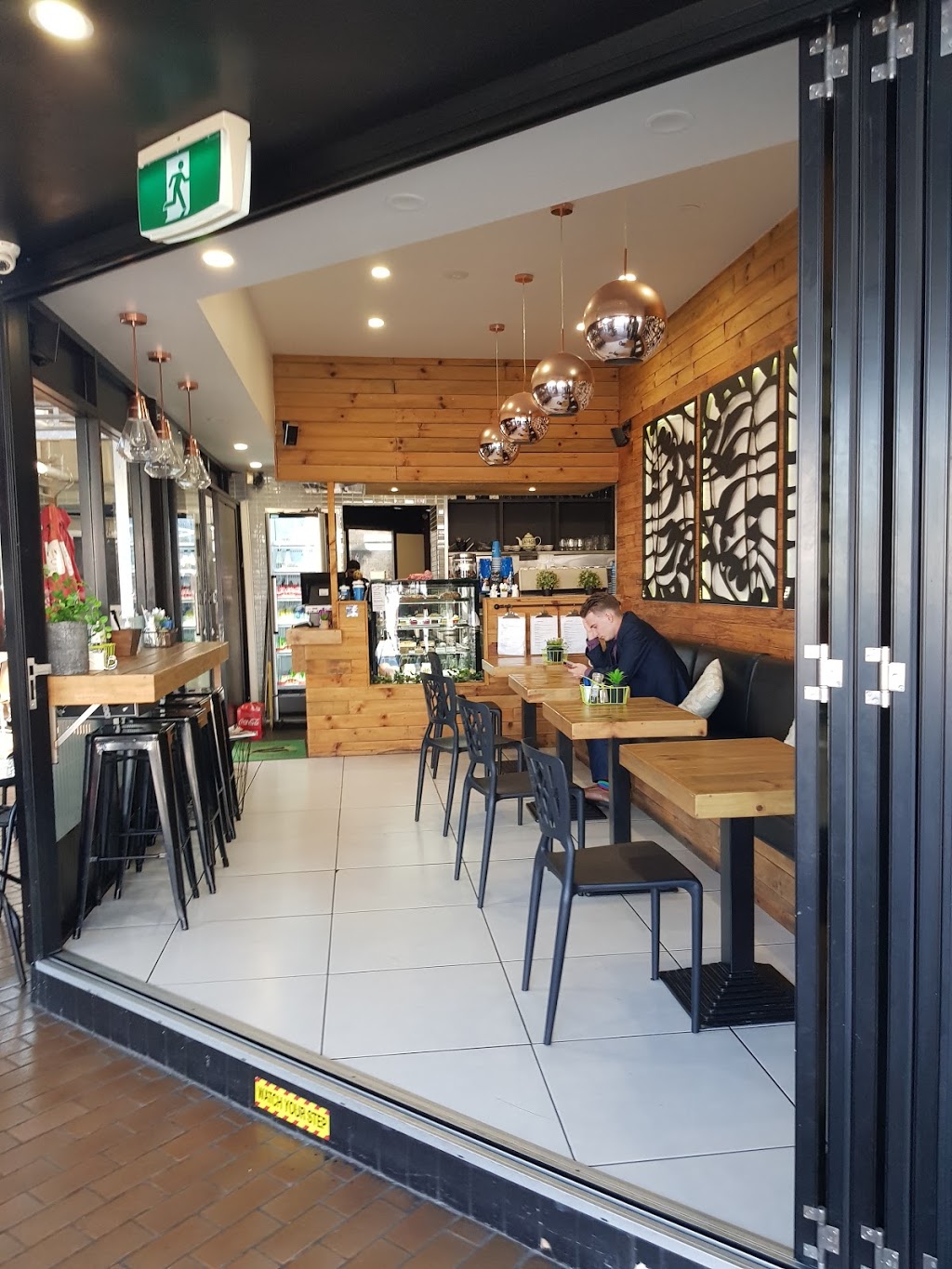 Llil Mynt Cafe | cafe | 9/37 Thomas Dr, Surfers Paradise QLD 4217, Australia | 0756791589 OR +61 7 5679 1589