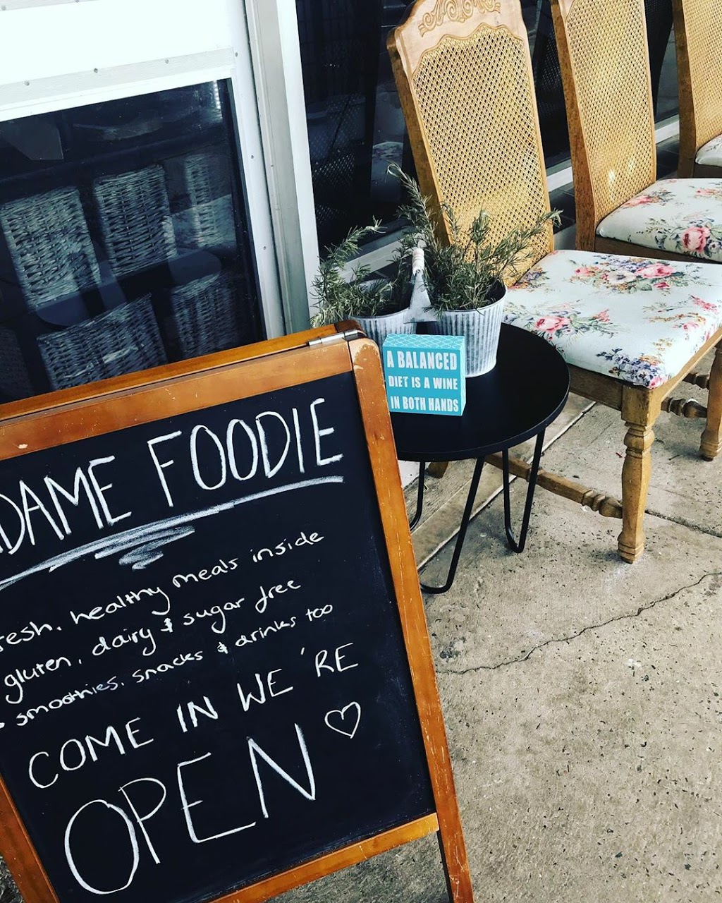 Madame Foodie | cafe | Shop 2/13 Putland Cl, Kirrawee NSW 2232, Australia