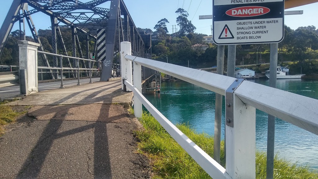 Narooma Bridge Oysters | 12 Riverview Rd, Narooma NSW 2546, Australia | Phone: (02) 4476 1711