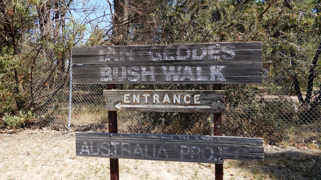 Ian Geddes Bushwalk | 27 Wilson St, Holbrook NSW 2644, Australia