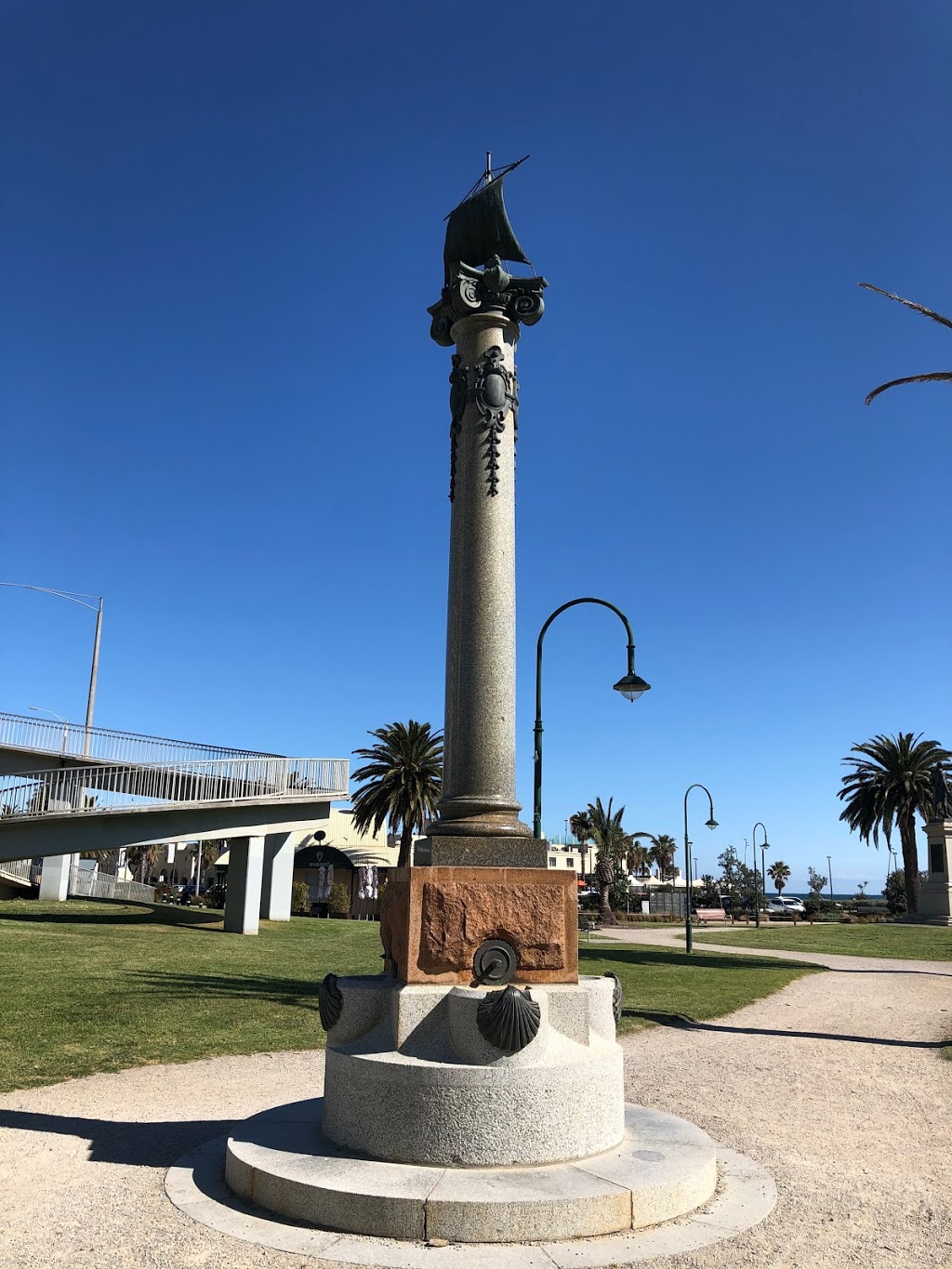 Captain Cook Memorial | park | 6 Jacka Blvd, St Kilda VIC 3182, Australia | 0392096777 OR +61 3 9209 6777