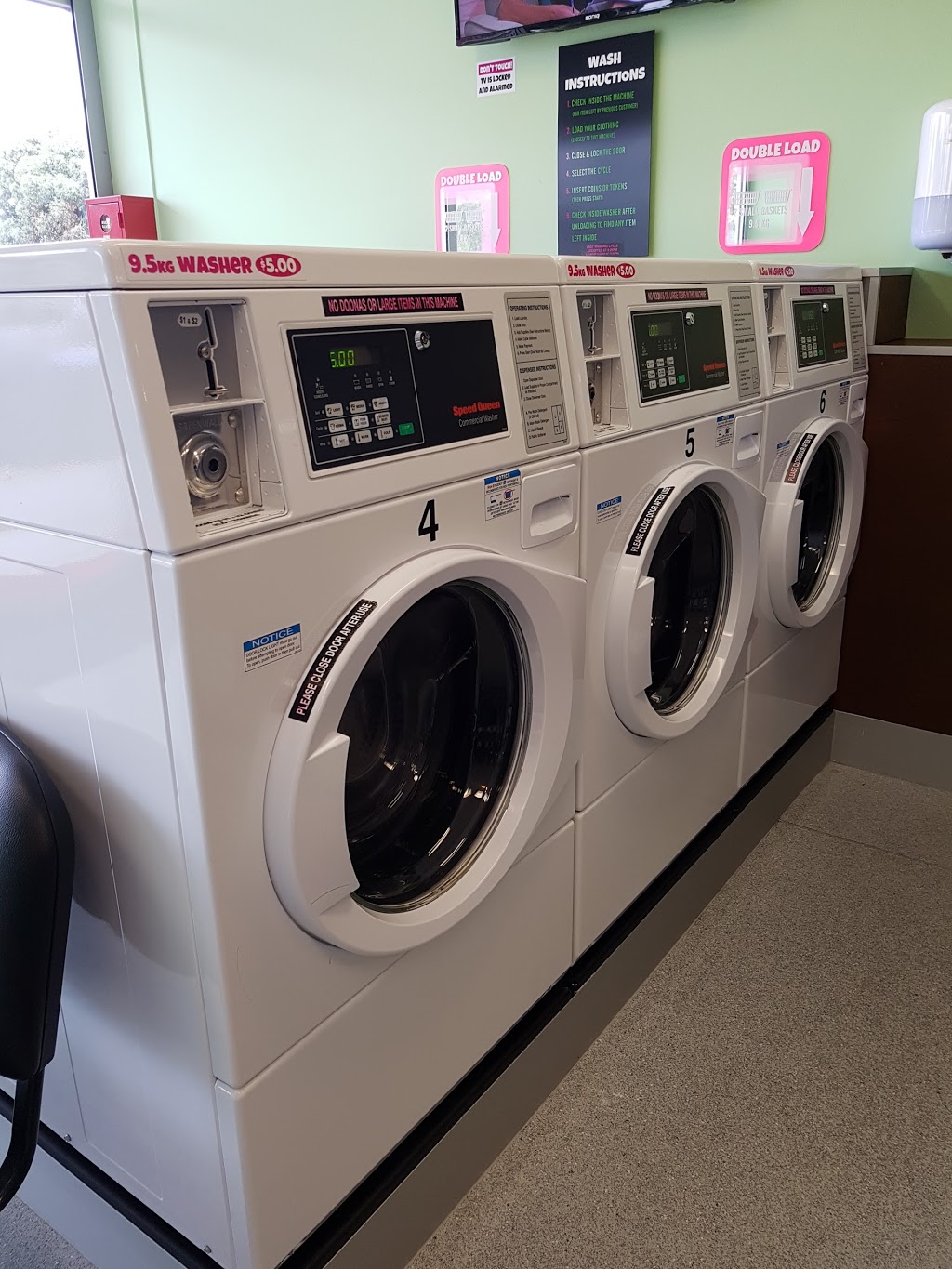 Splash n Dash Self Serve Coin Laundry | Shop 15 (outside entrance also) Gladstone Park Shopping Centre, 8-34 Gladstone Park Dr, Gladstone Park VIC 3043, Australia