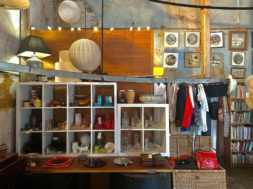 Encore Vintage and Second-Hand | 27 Fraser St, Clunes VIC 3370, Australia | Phone: 0426 866 767